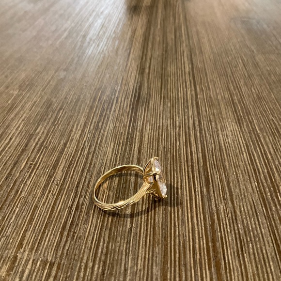 NWOT Elegant Gold Women's Ring size 10 - Picture 4 of 5